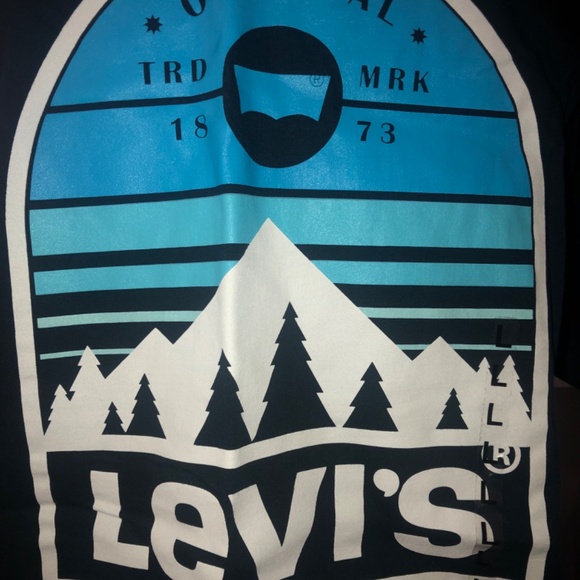 Levi’s Tshirt - Picture 5 of 6
